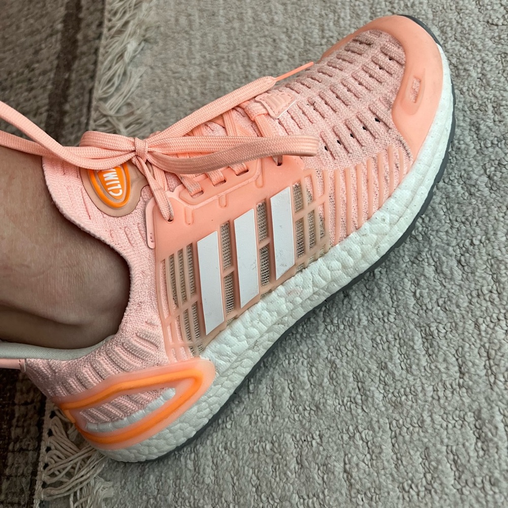 Women’s Adidas ultraboost DNA